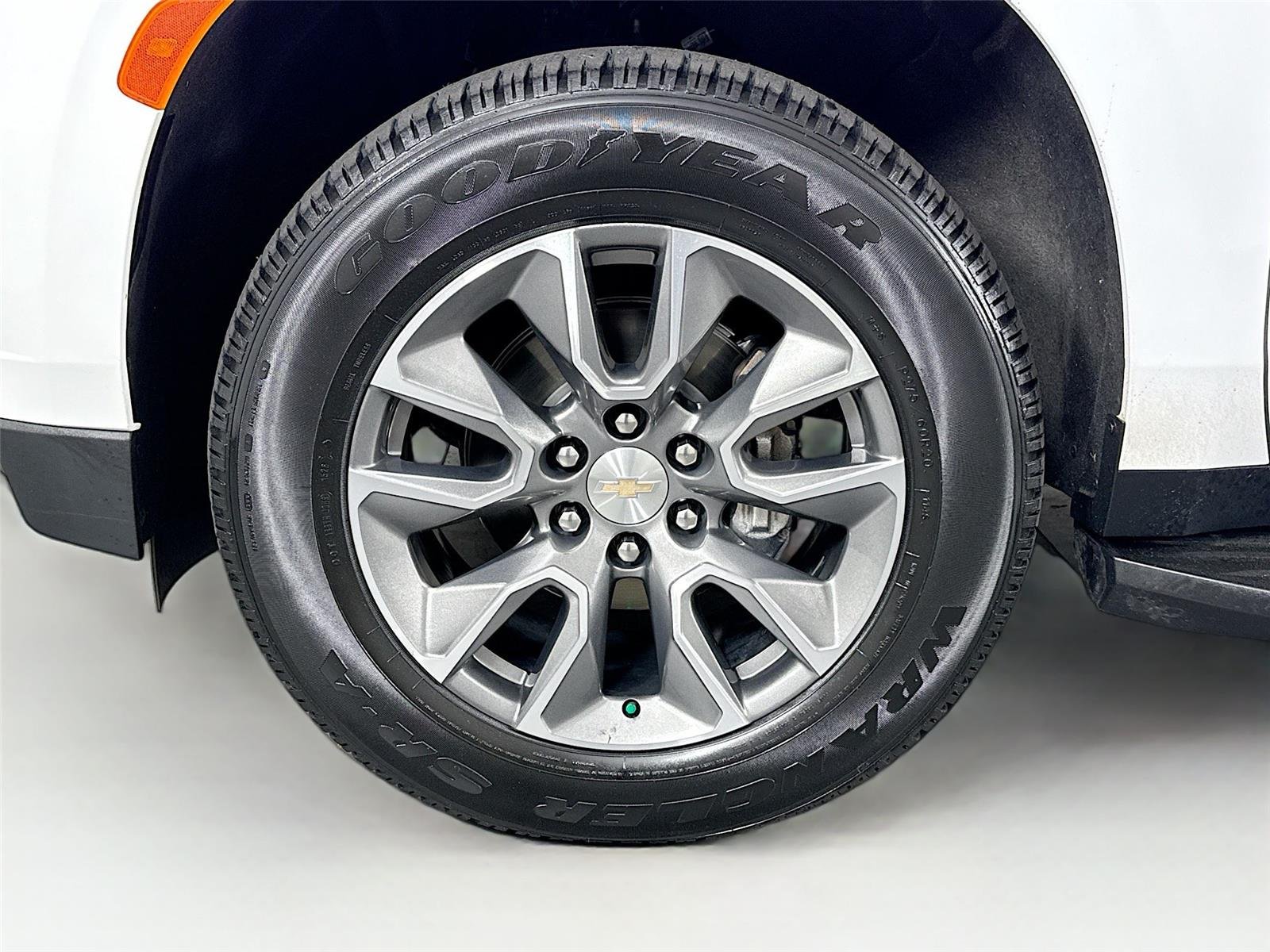 Used 2024 Summit White Chevrolet LT image 47