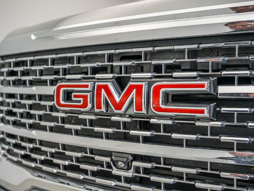 Used 2023 Sterling Metallic GMC Denali image 11