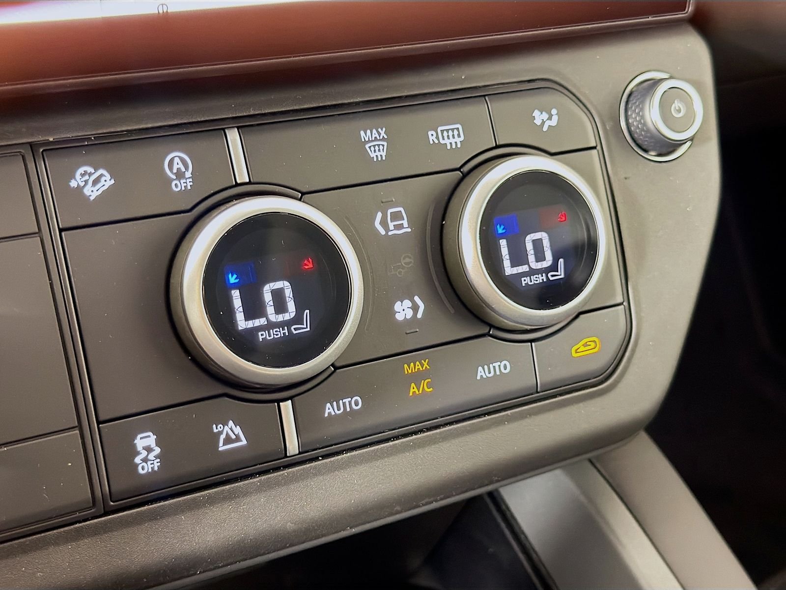 New 2026 Fuji White Land Rover S image 15