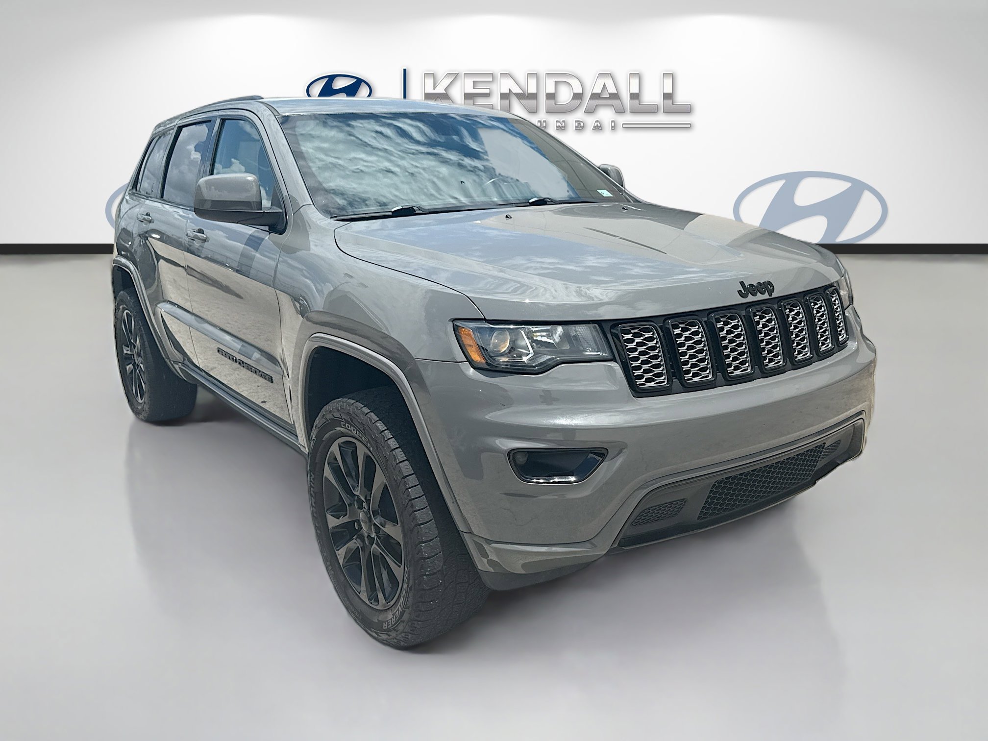 2021 Jeep Grand Cherokee Laredo X's photo