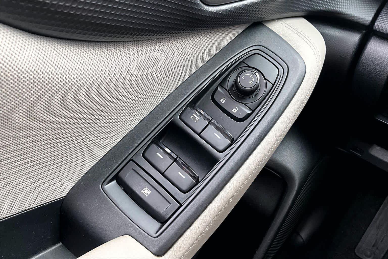 Used 2023 Horizon Blue Pearl Subaru  image 33