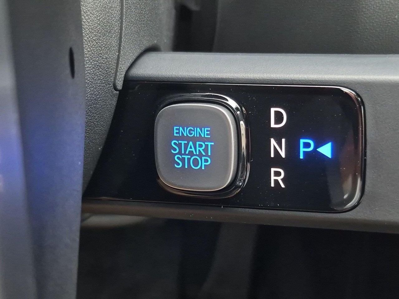 New 2027 Shimmering Silver Hyundai SEL Premium FWD image 28