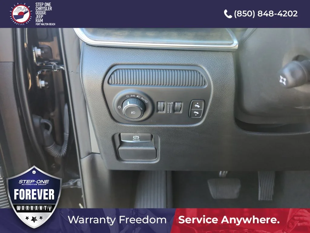 Used 2024 Black Jeep Base image 19