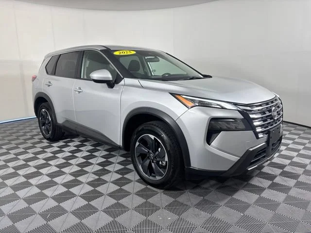 Used 2025 Silver Nissan SV image 35