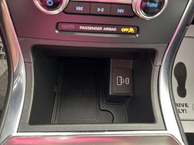 Used 2022  Ford Titanium image 13