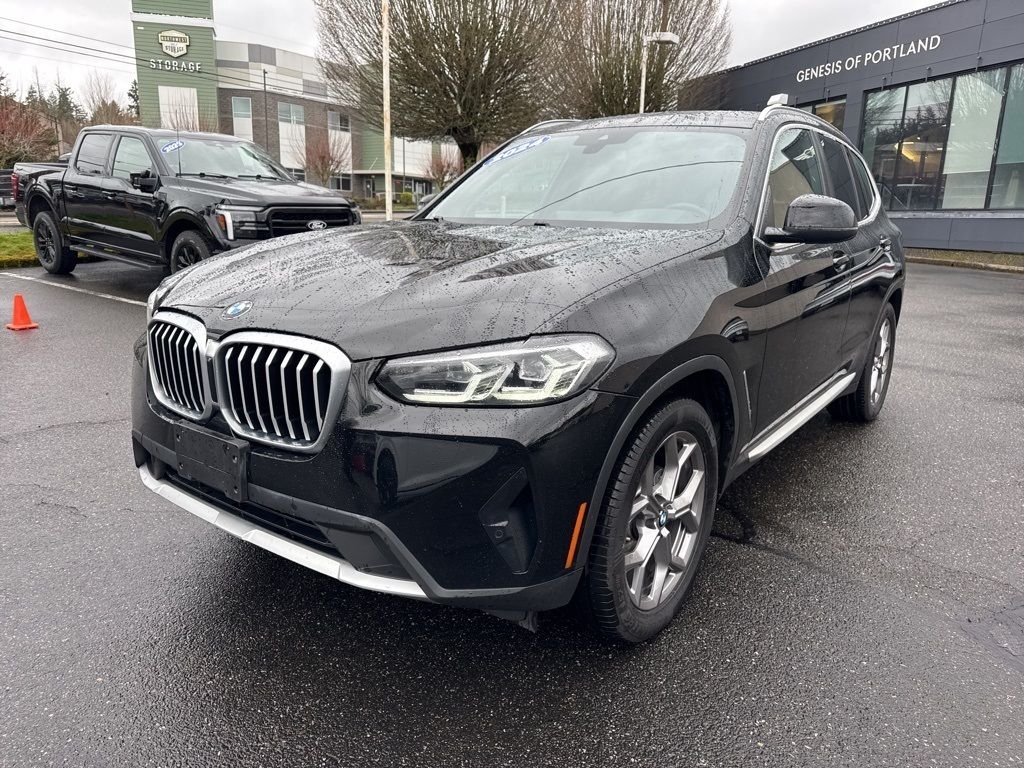 Used 2024 Black Sapphire Metallic BMW xDrive30i image 3