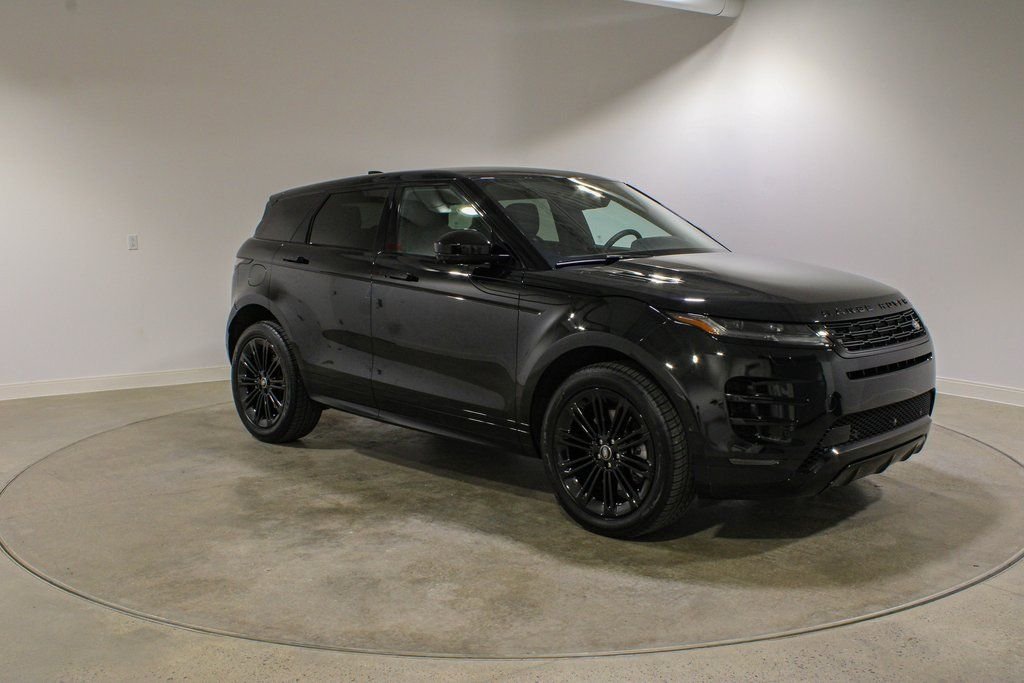 Certified Used 2025 Santorini Black Metallic Land Rover Dynamic image 7