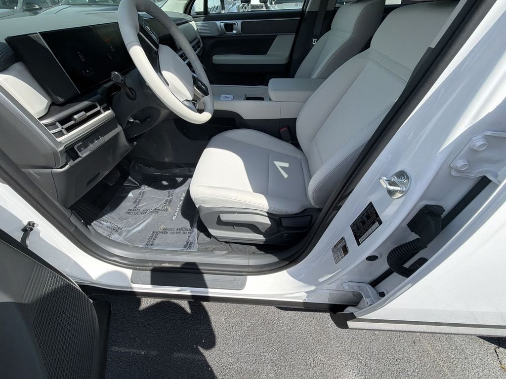 New 2026 White Hyundai SE AWD image 12