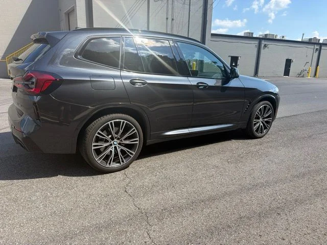 Used 2024 Gray BMW xDrive30i image 7
