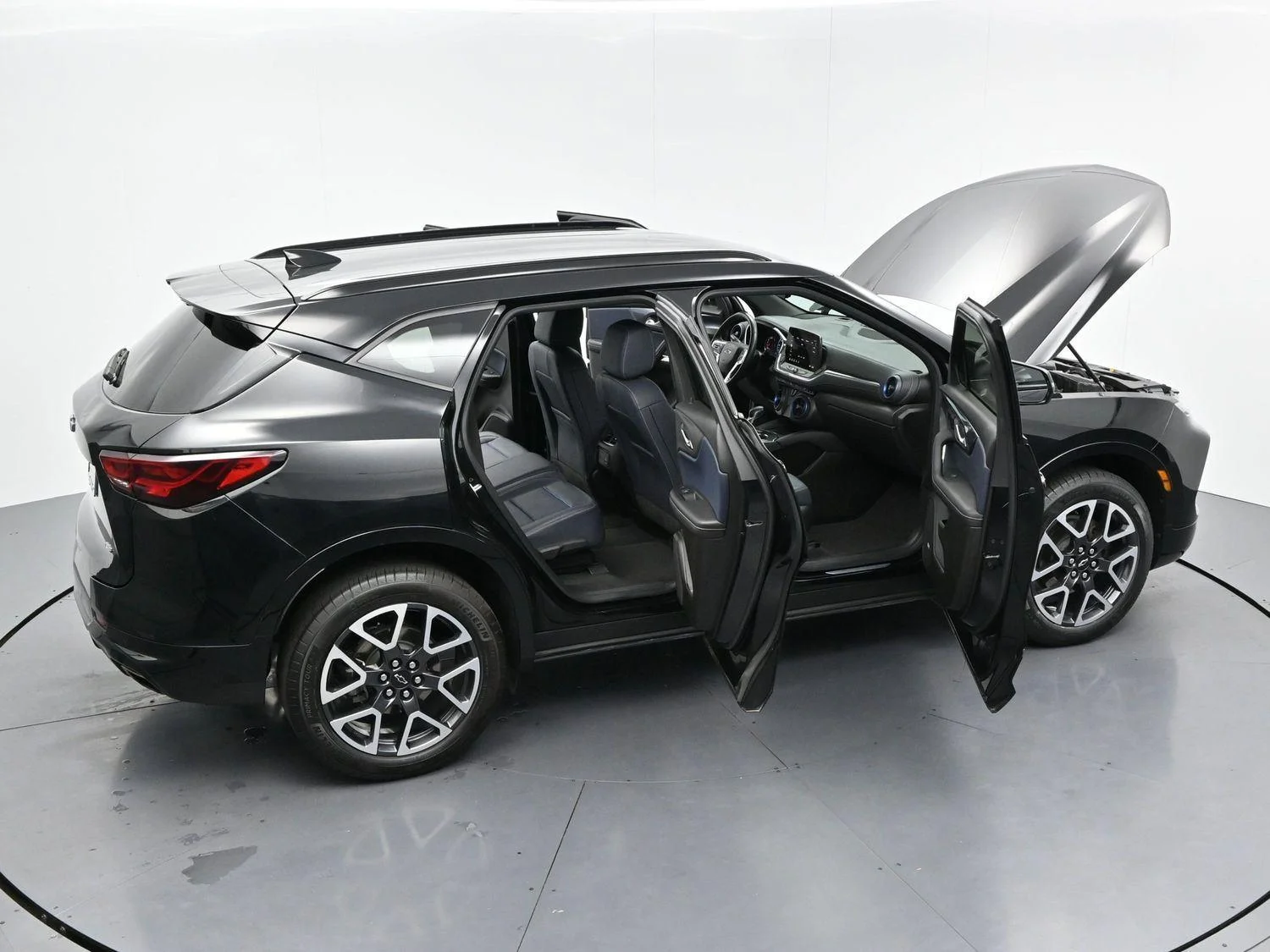 Used 2024 Black Chevrolet RS image 37