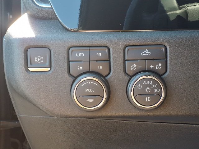Used 2022 BLACK Chevrolet RST image 14
