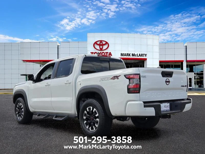 Used 2023 Glacier White NISSAN CREW CAB 4X4 PRO-4X AUTO image 3