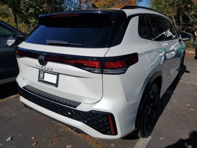 New 2026 White Volkswagen 2.0T SE R-Line Black image 4