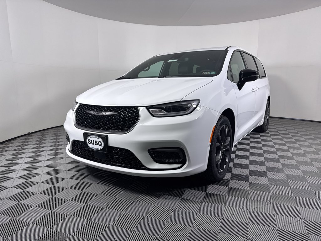 New 2026 Bright White Clear-Coat Exterior Paint Chrysler Select image 21