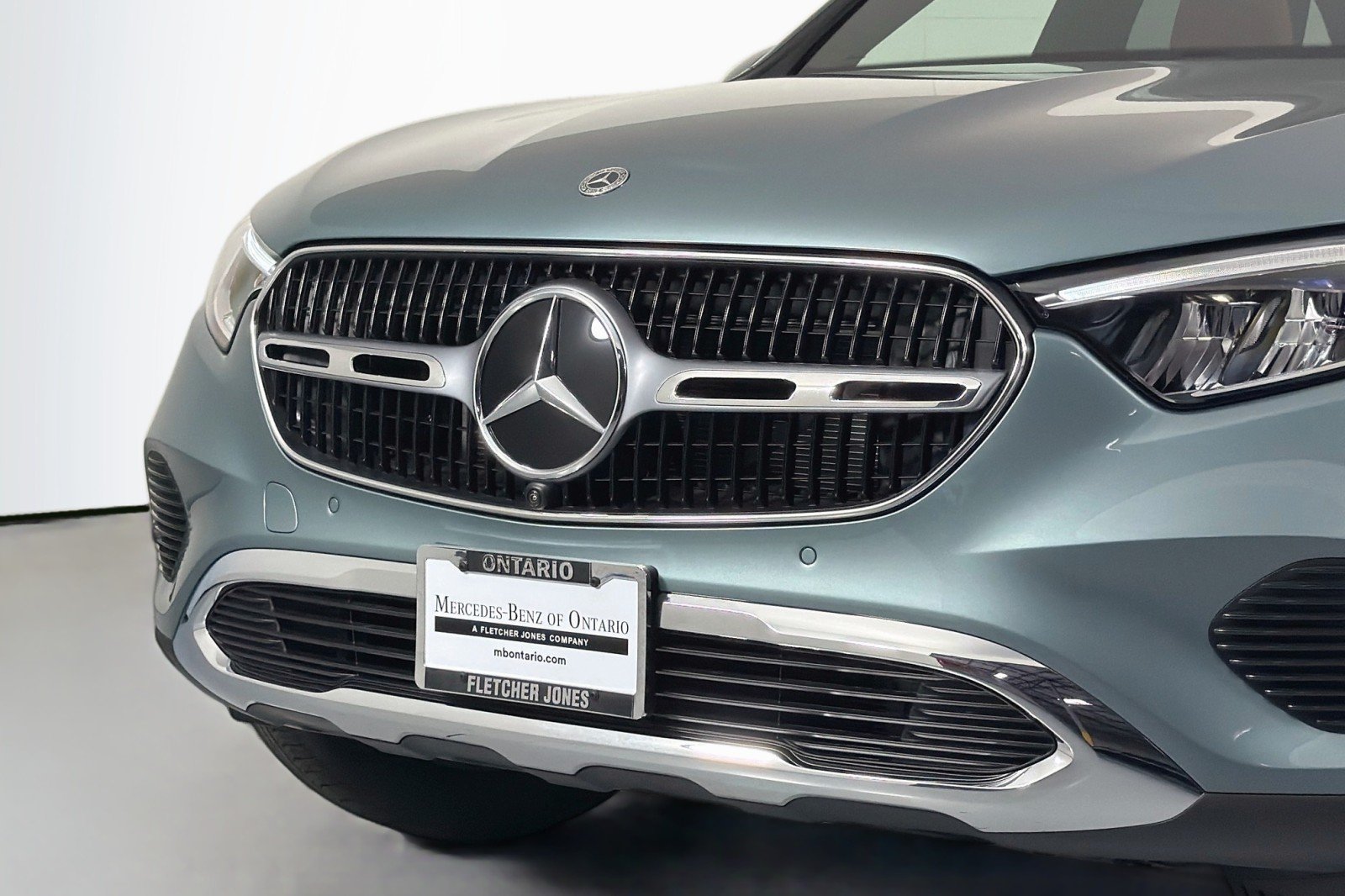 New 2026 Verde Silver Metallic Mercedes-Benz GLC 300 SUV image 12