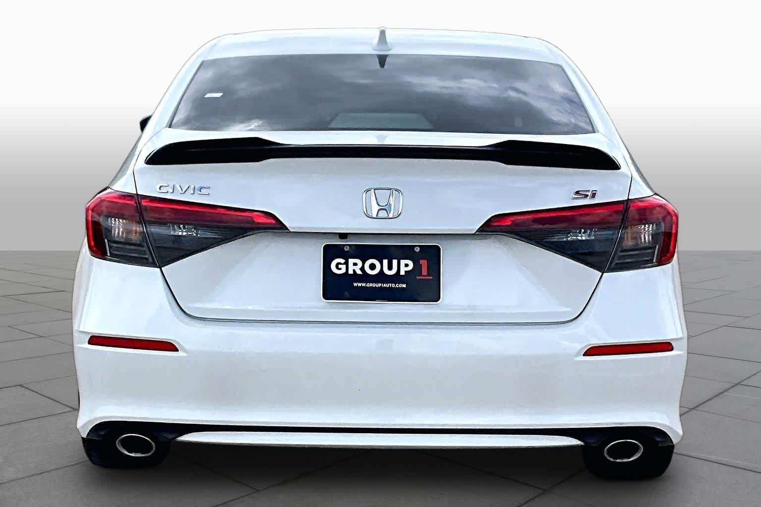 Used 2024 Platinum White Pearl Honda  image 8