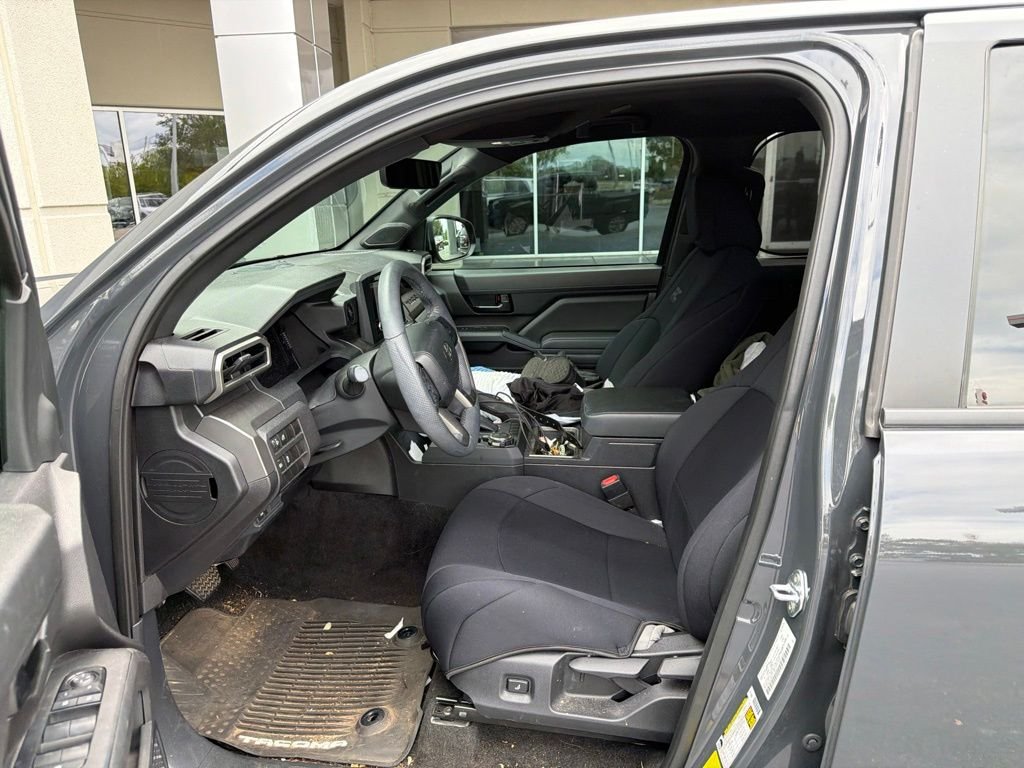 Used 2024  Toyota SR5 image 7