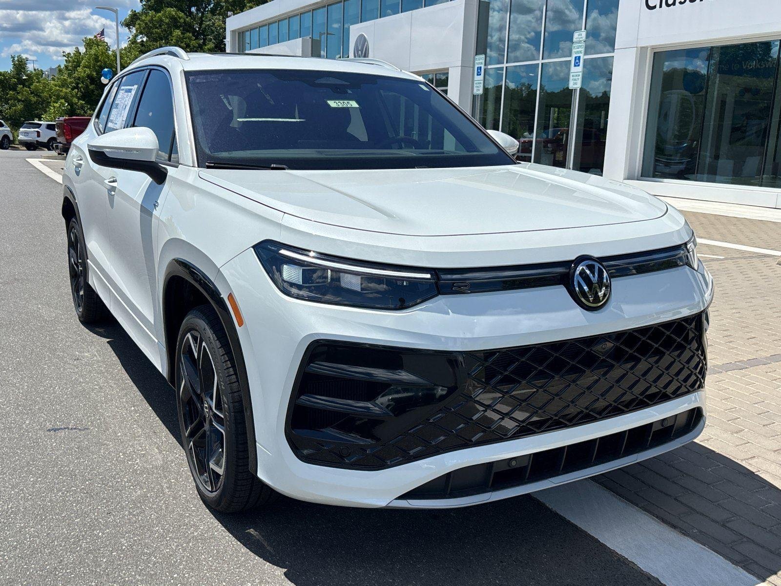 New 2026 opal white pearl Volkswagen SEL R-Line Turbo image 7
