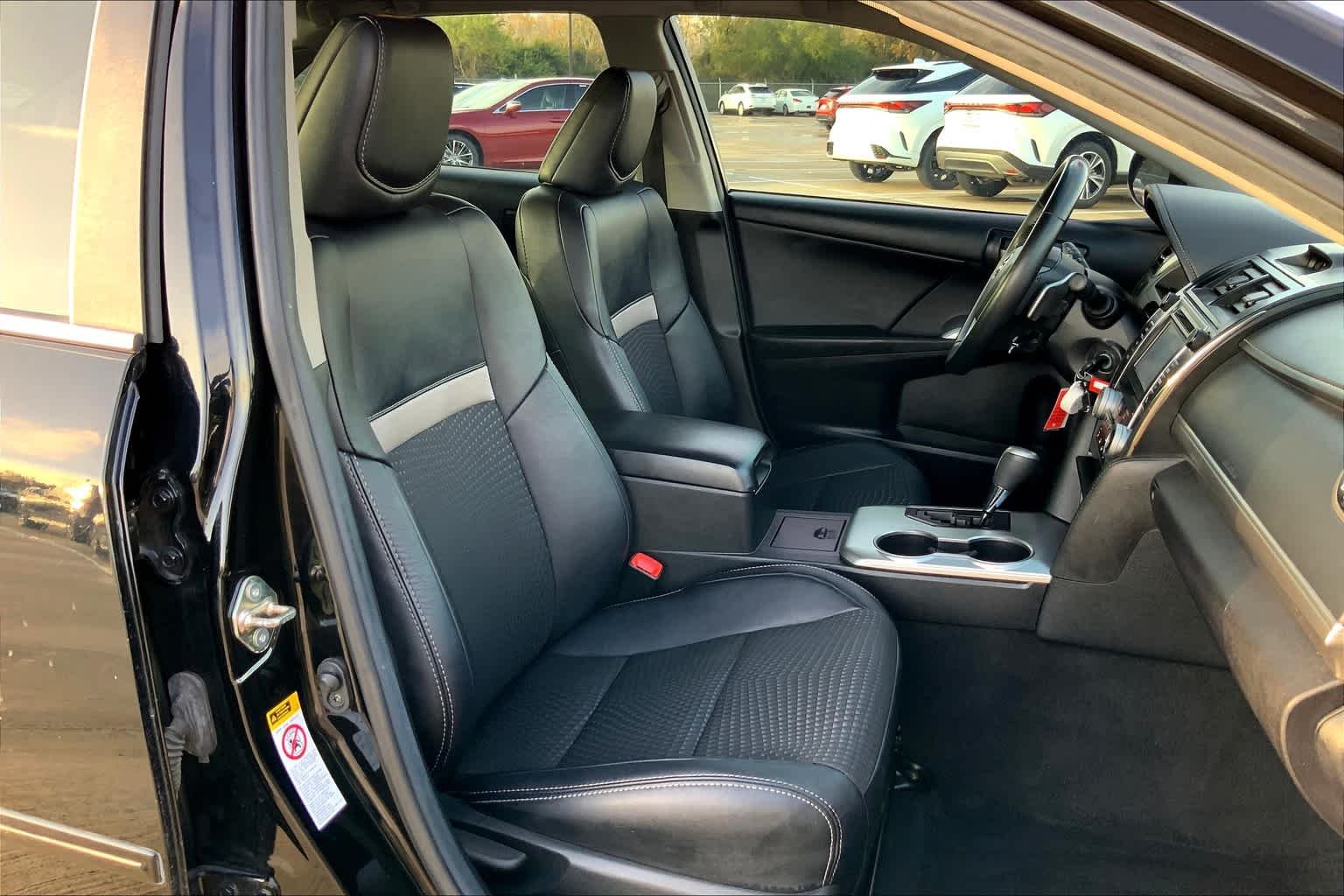 Used 2014 Attitude Black Metallic Toyota XLE image 9