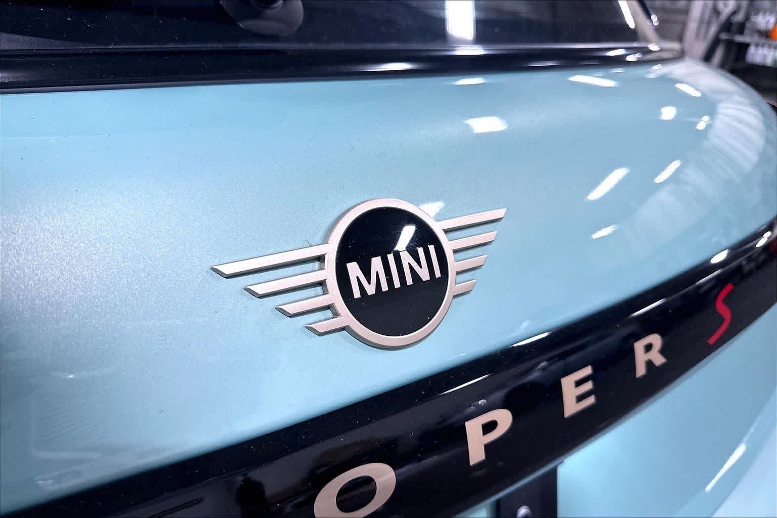 Used 2025 Ocean Wave Green Metallic MINI Cooper S image 31