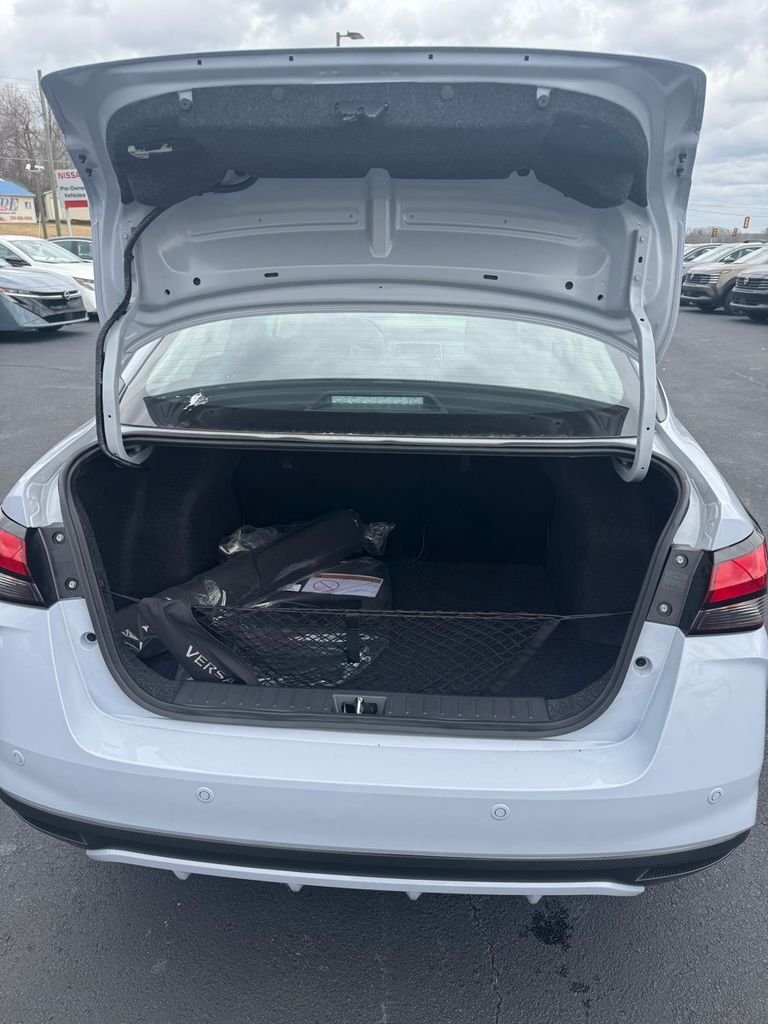 2025 Nissan Versa Sedan SV - Photo 17