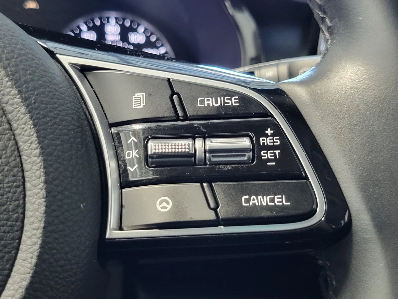 Used 2022 Gray Kia EX image 18