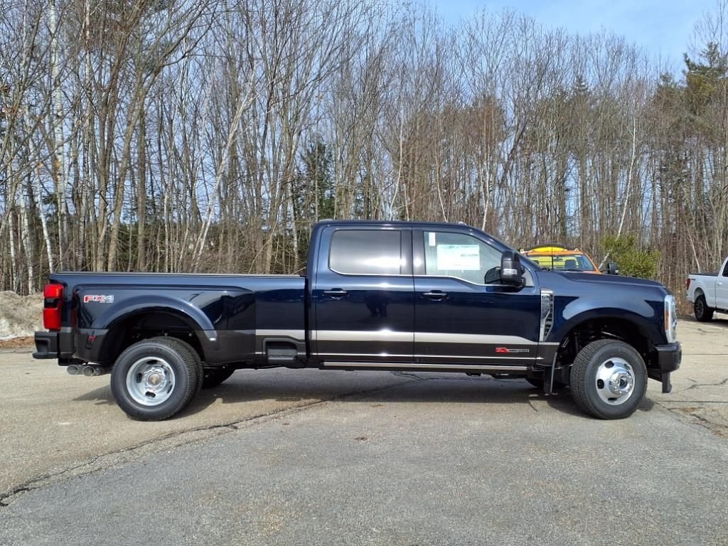 Used 2025 Blue Metallic Ford King Ranch image 3