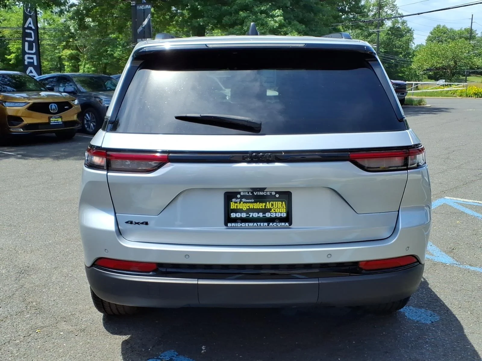 Used 2023 Silver Zynith Clear Coat (pse) Jeep Altitude image 5