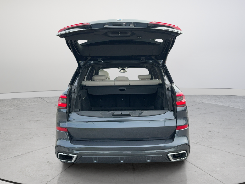 Used 2022 Gray BMW sDrive40i image 19