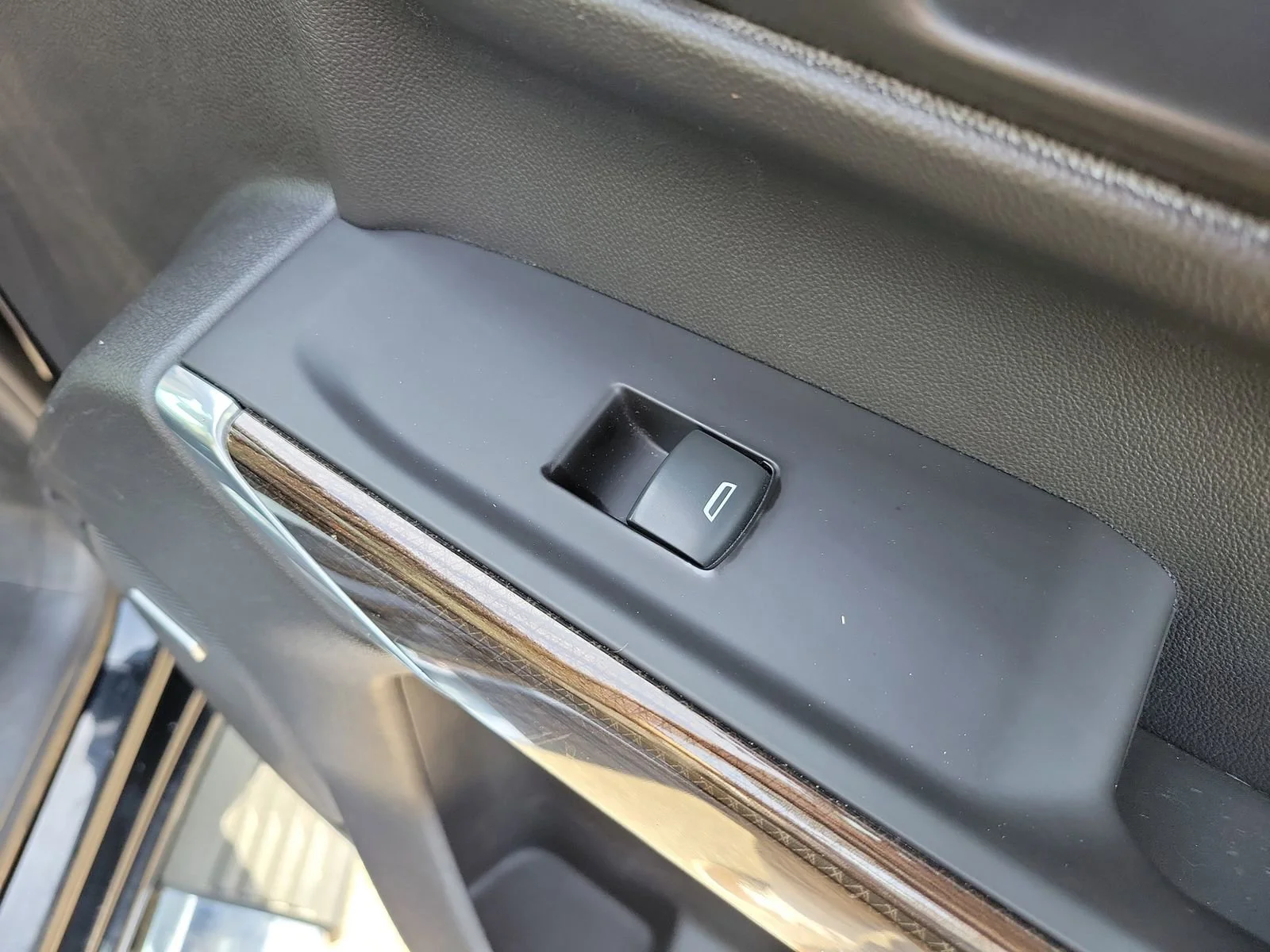 2019 Chevrolet Silverado 1500 RST - Photo 11
