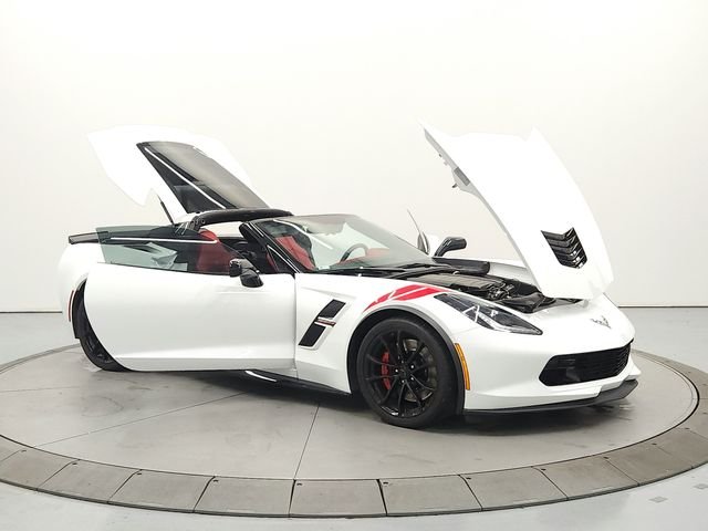 Used 2019 White Chevrolet Grand Sport image 9