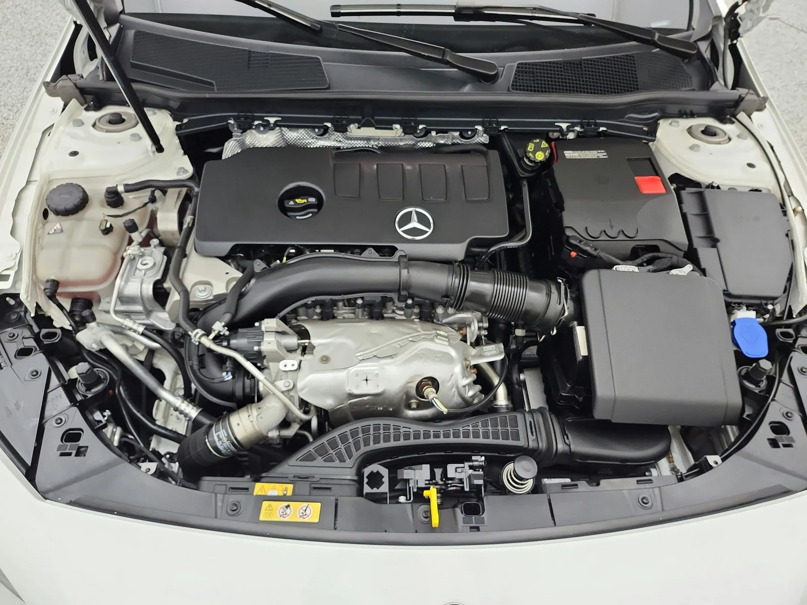 Used 2022 Polar White Mercedes-Benz A 220 4MATIC® Sedan image 17