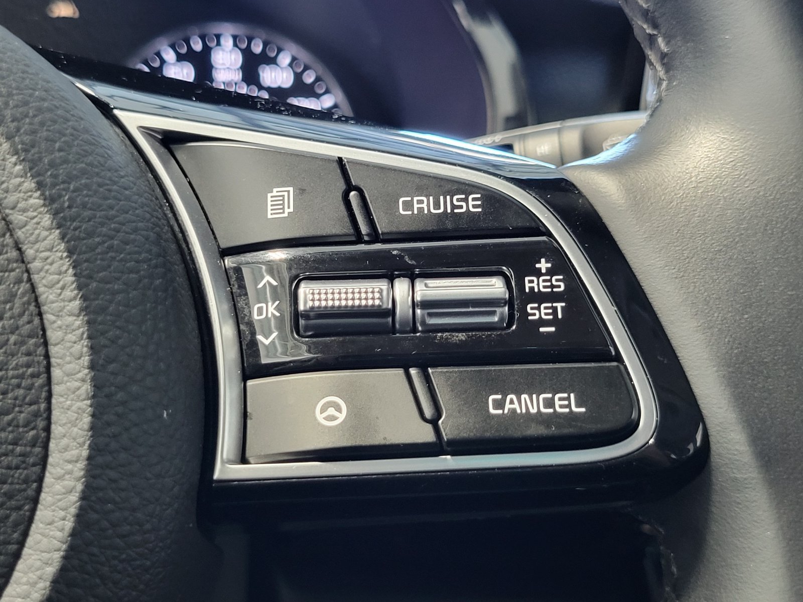 Used 2022 Gray Kia EX image 18