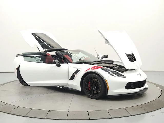 Used 2019 White Chevrolet Grand Sport image 9