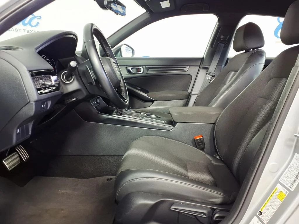 Used 2025  Honda Sport image 8