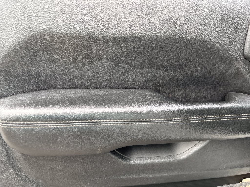 Used 2020 White Jeep Overland image 12