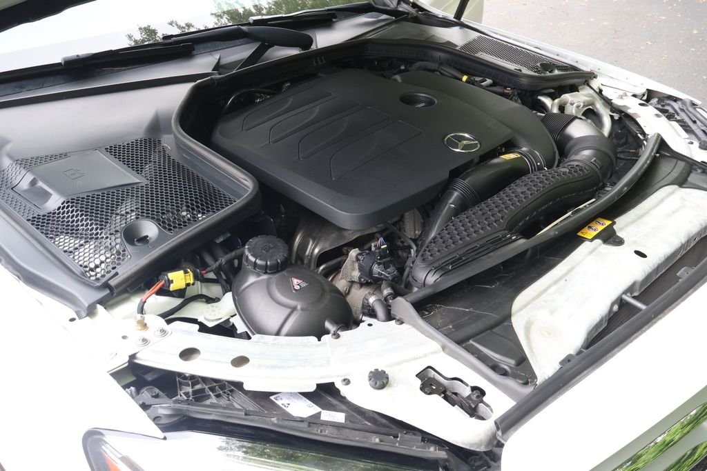 Used 2020 White Mercedes-Benz 4MATIC® image 13