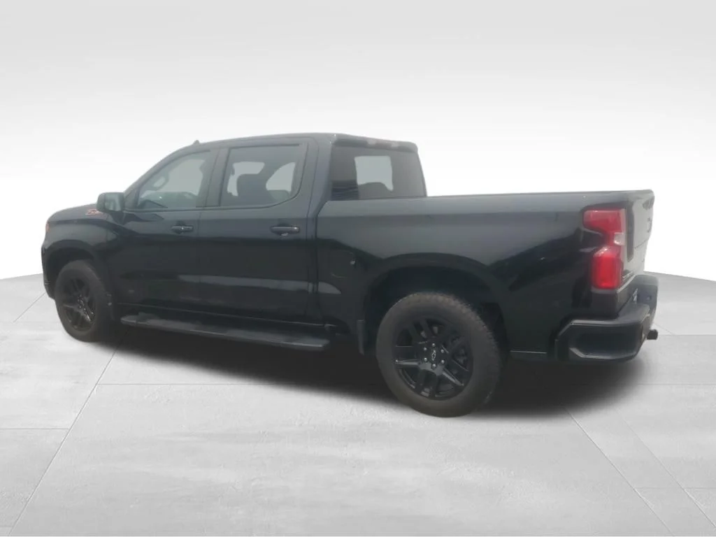 Used 2023 Black Chevrolet RST image 3