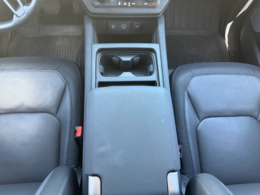 Used 2023  Land Rover X-Dynamic SE image 16