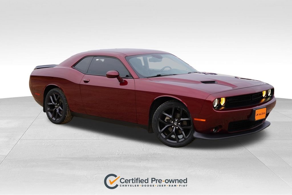 Used 2022 Red Dodge SXT image 1