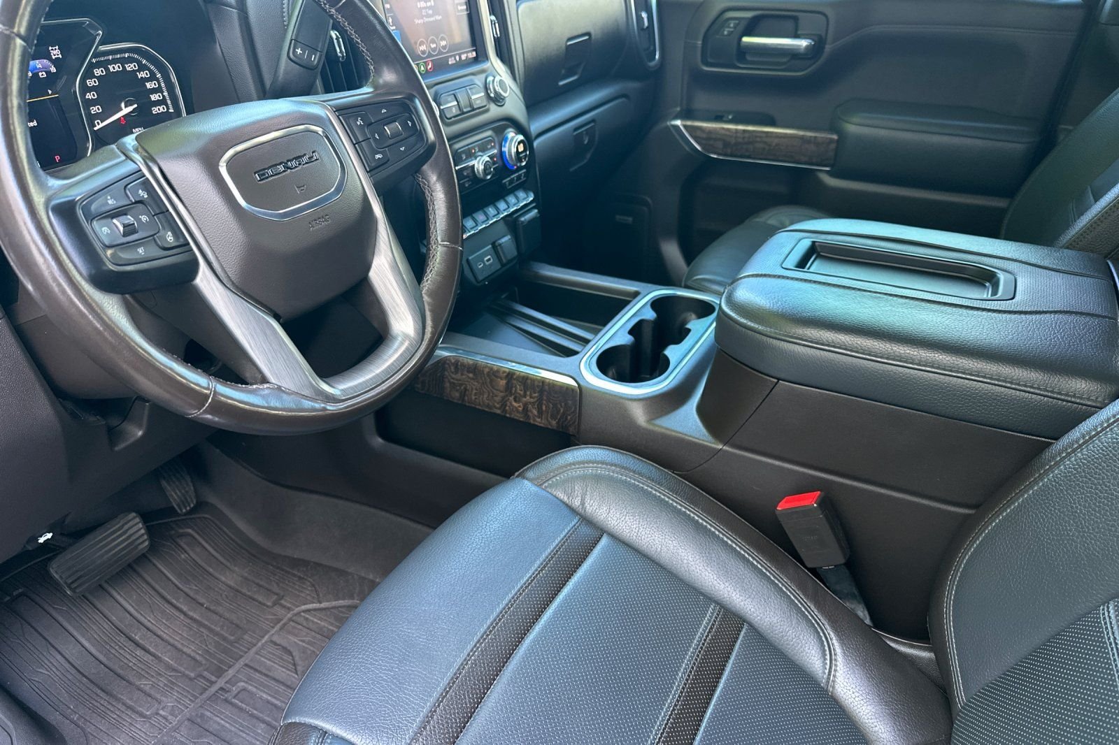 Used 2019  GMC Denali image 10