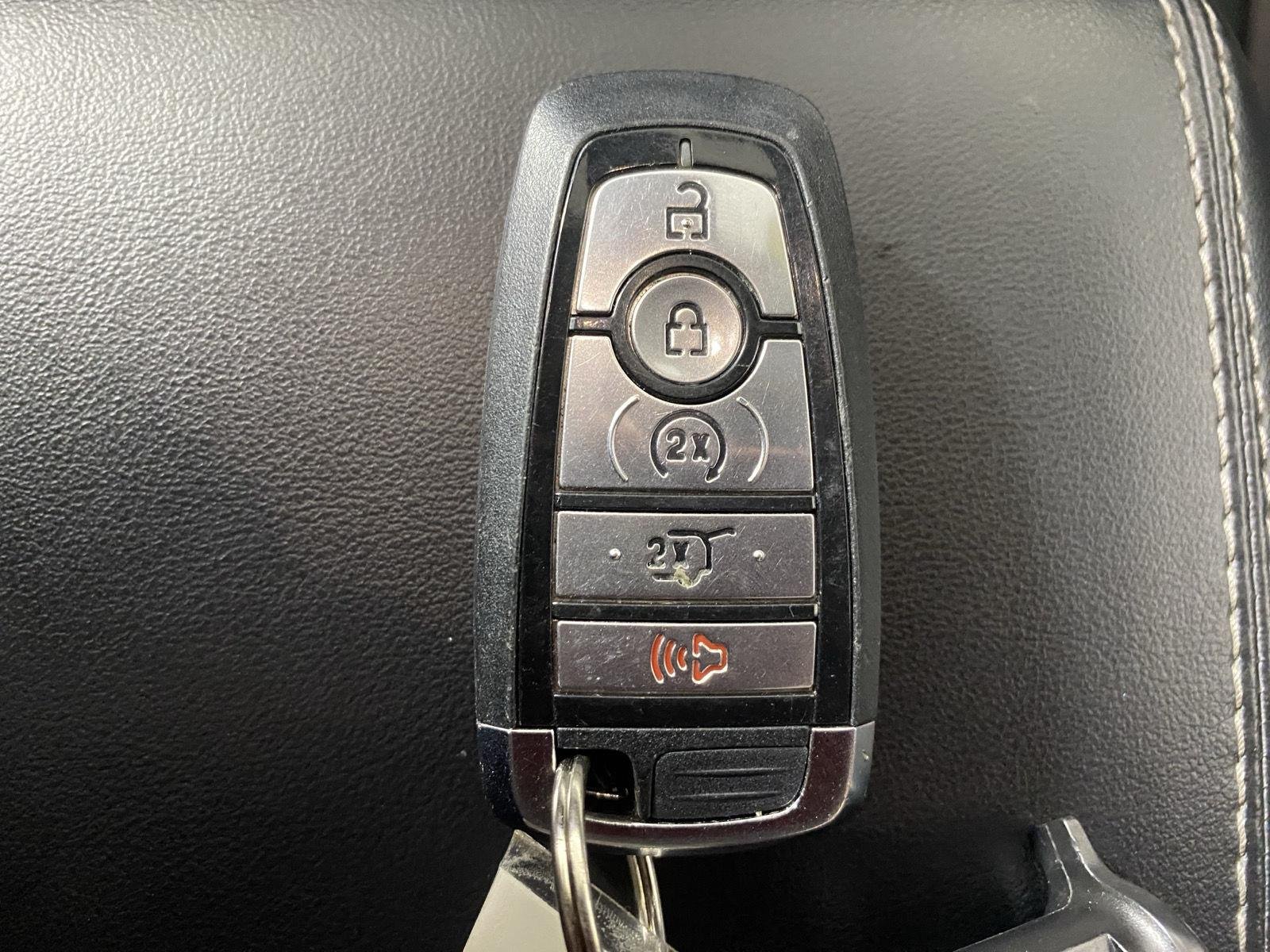 Used 2023 Agate Black Ford XLT image 19