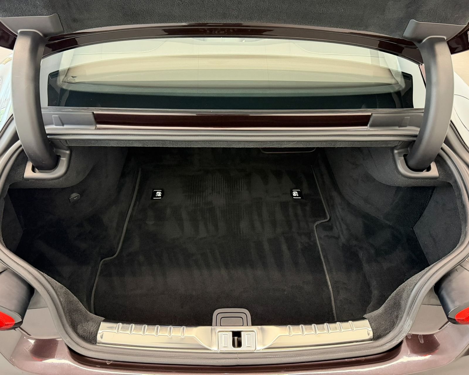 Used 2023 Brown Bentley V8 image 37