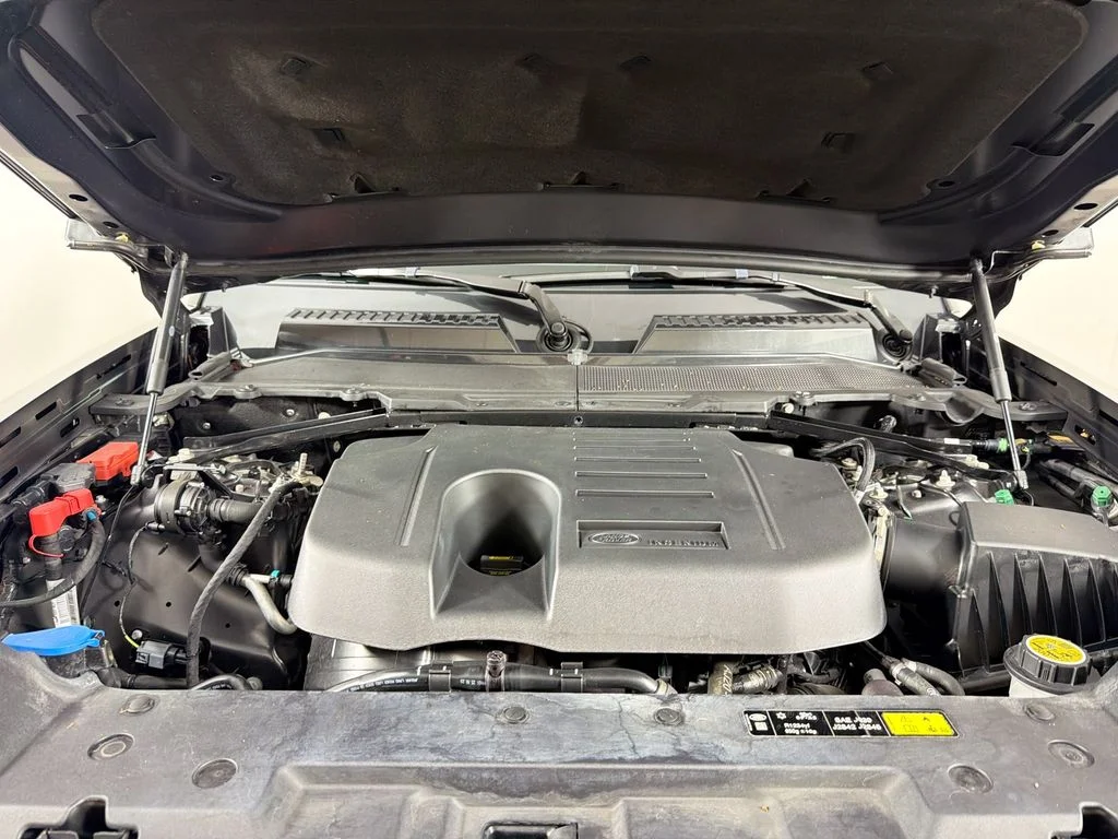 Used 2024 Gray Land Rover S image 32