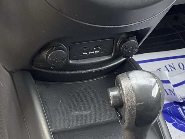 Used 2010 Clear White Kia Plus image 20