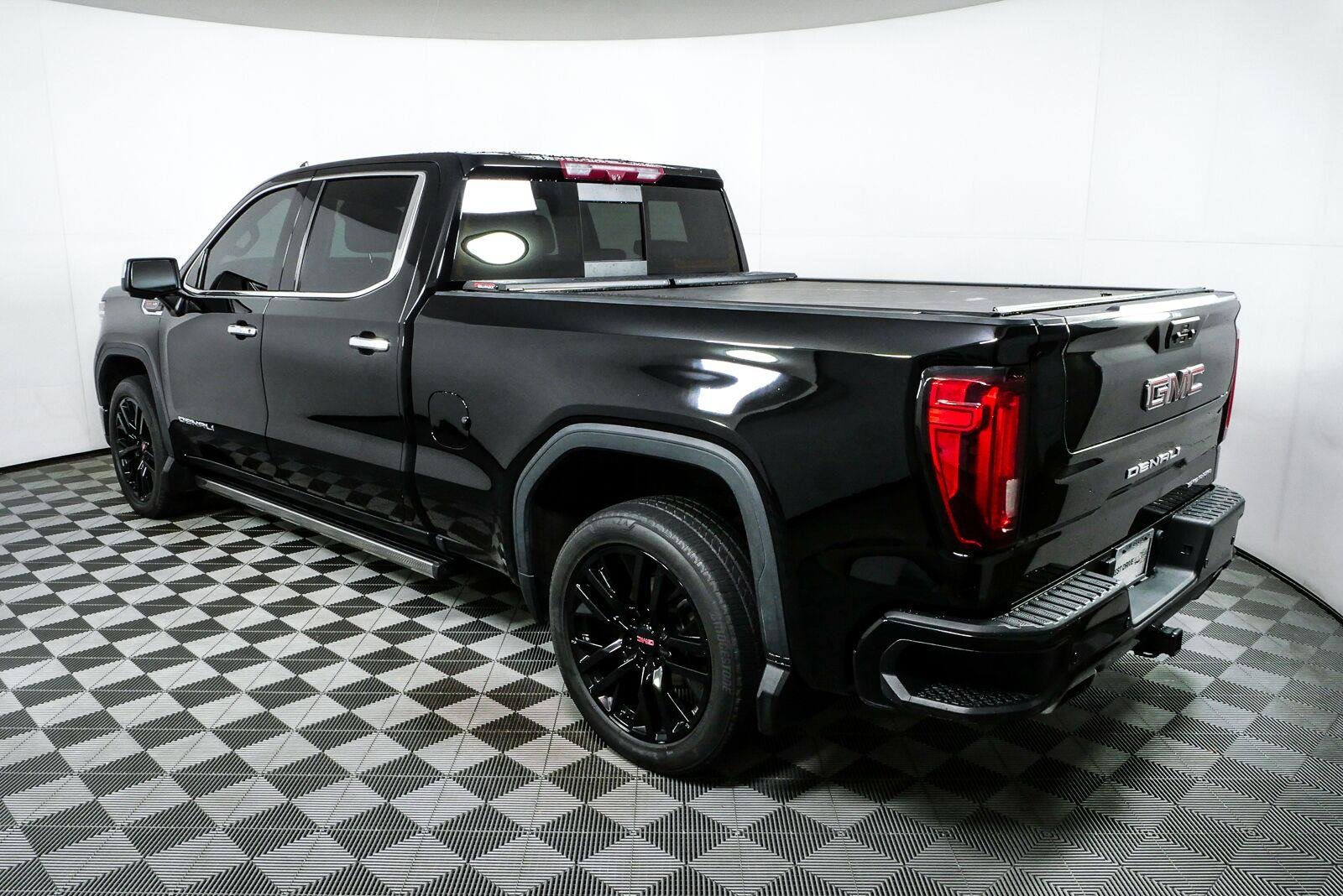 Used 2023 Onyx Black GMC Denali image 29