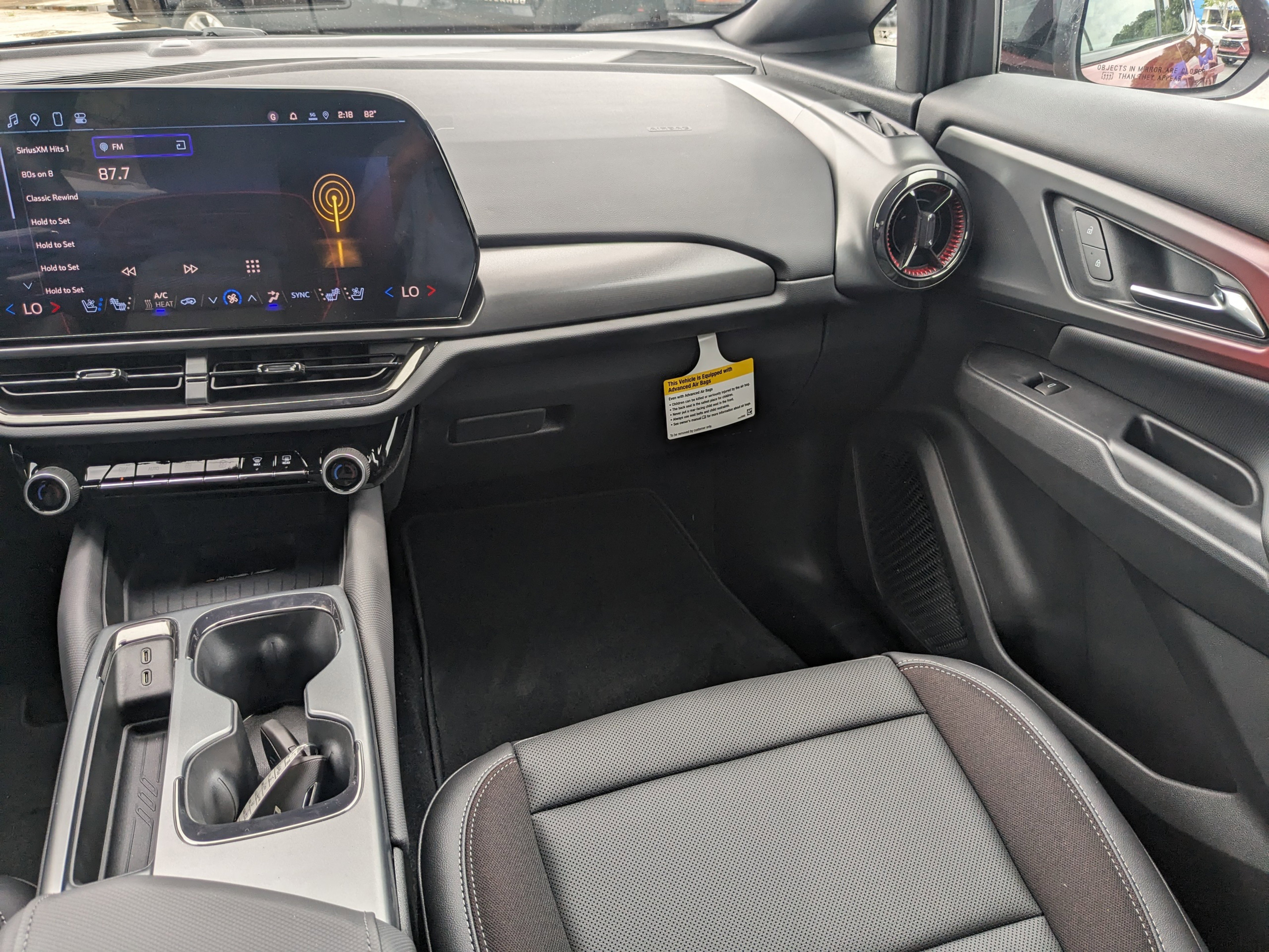 2025 Chevrolet Equinox EV RS - Photo 18