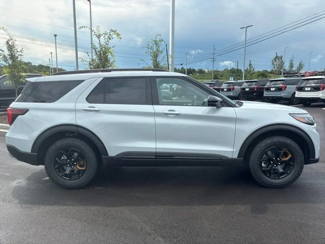 New 2026 White Ford Tremor image 10