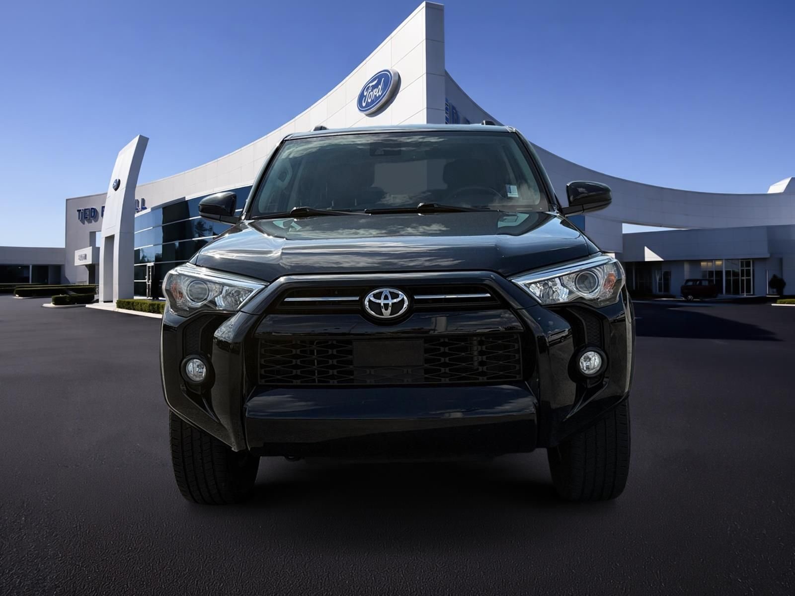 Used 2020 Midnight Black Metallic Toyota SR5 image 3