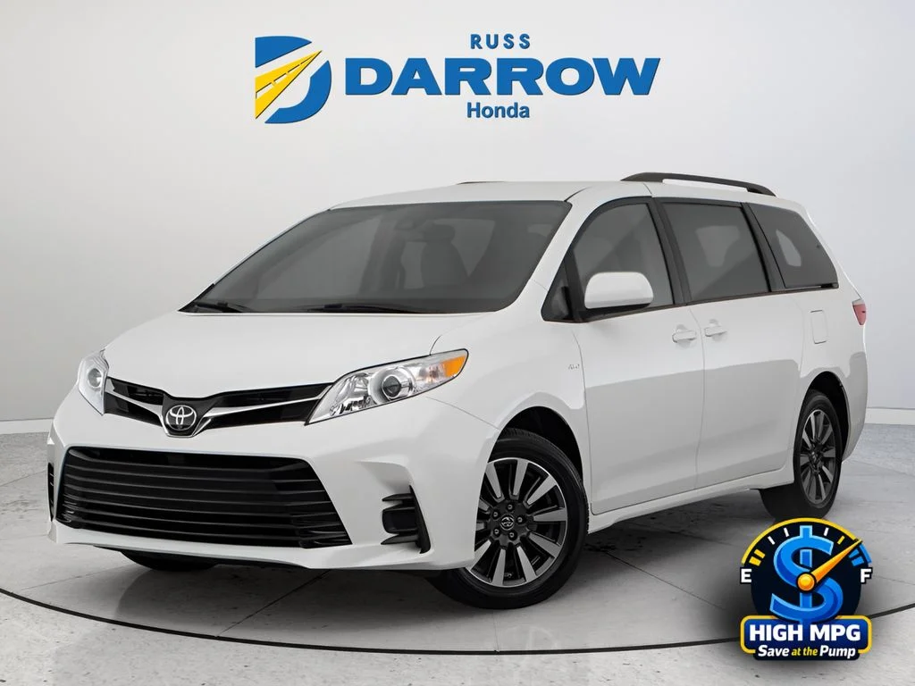 Used 2018 White Toyota LE image 10